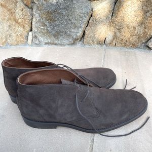 Banana Republic Men’s Suede Chukka boot-worn once.